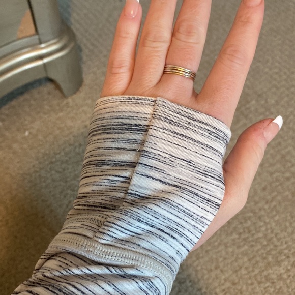 Lululemon jacket size 6 - Picture 8 of 10